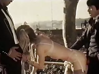 لزبین سکس کردن پیرزن